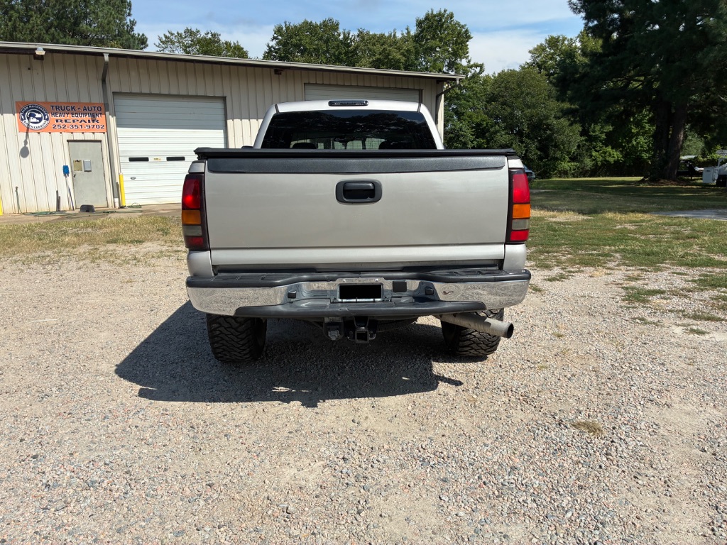 2006 GMC Sierra 2500HD SLT - Photo 9